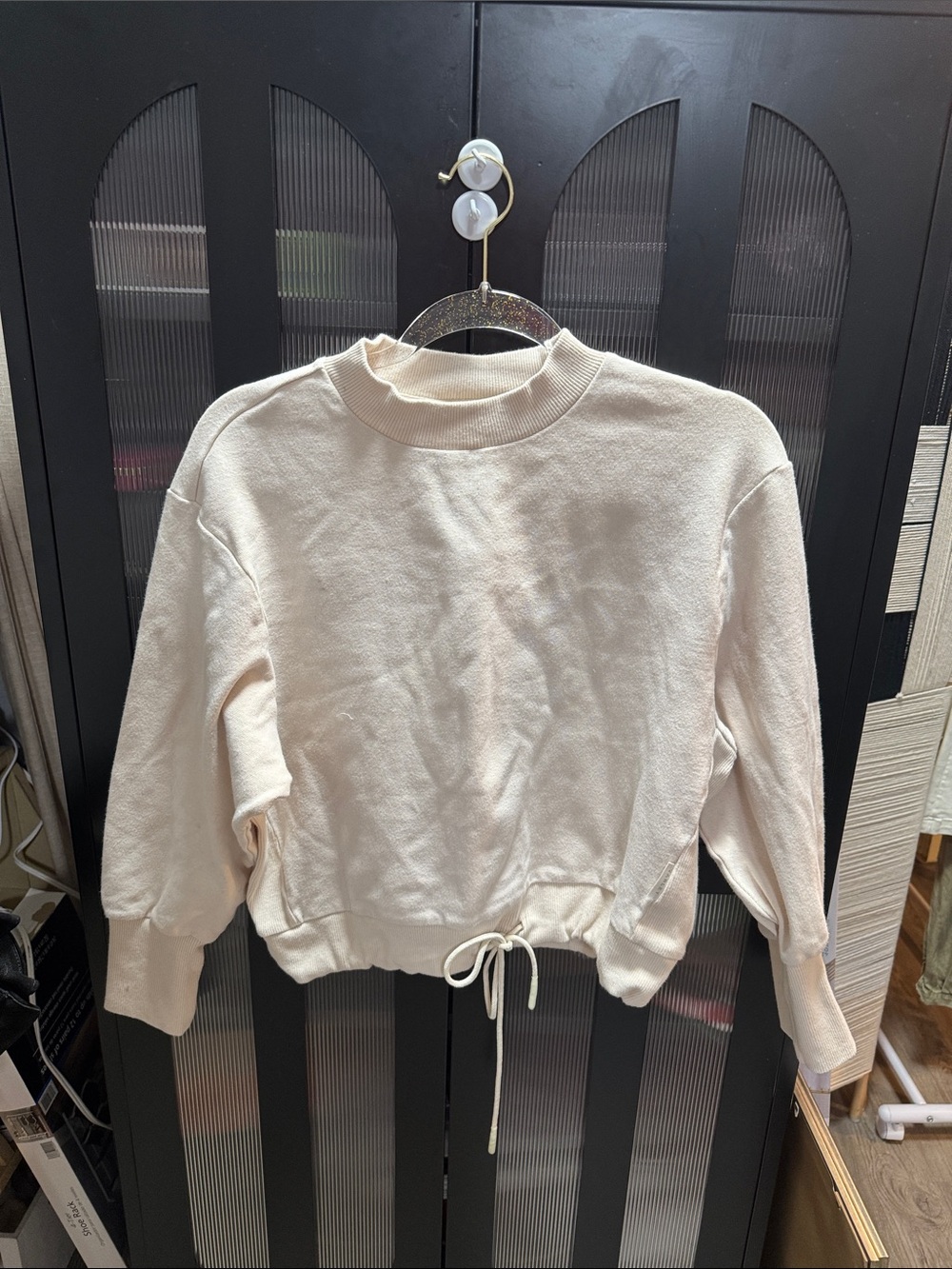 Varley | Womans cream cropped sweatshirt